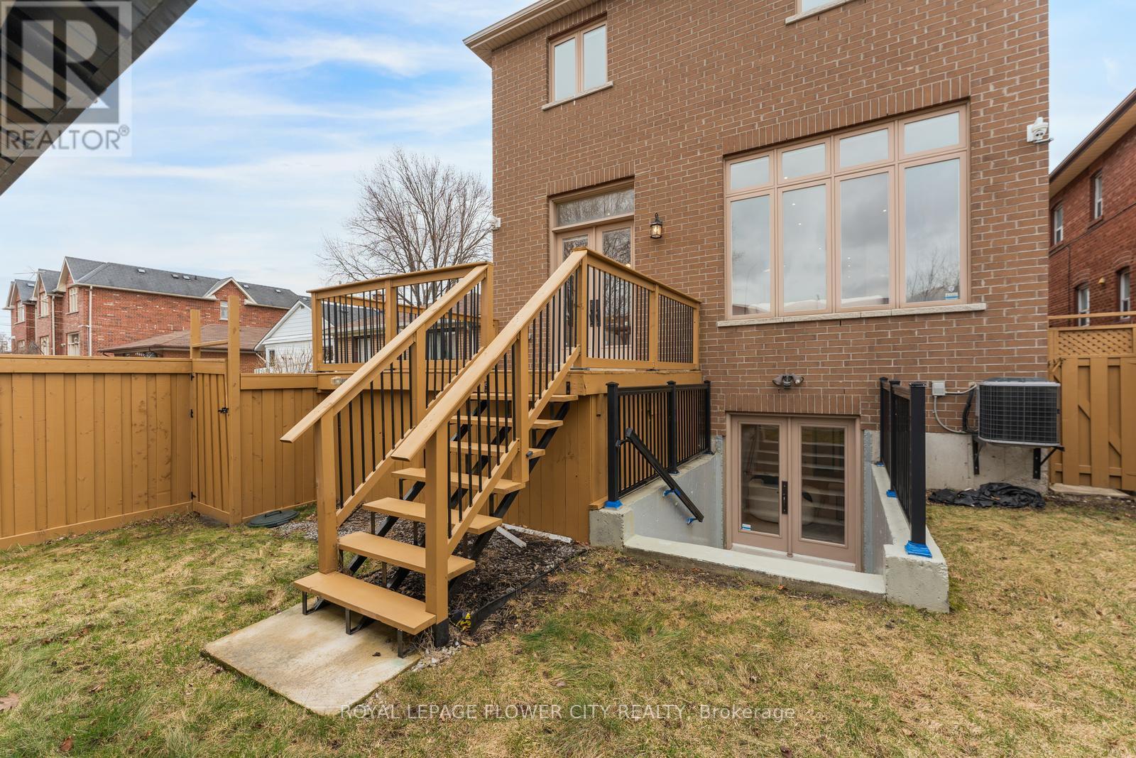 19 Connorvale Avenue, Toronto, Ontario M8W 3Z9 - Photo 45 - W12954280