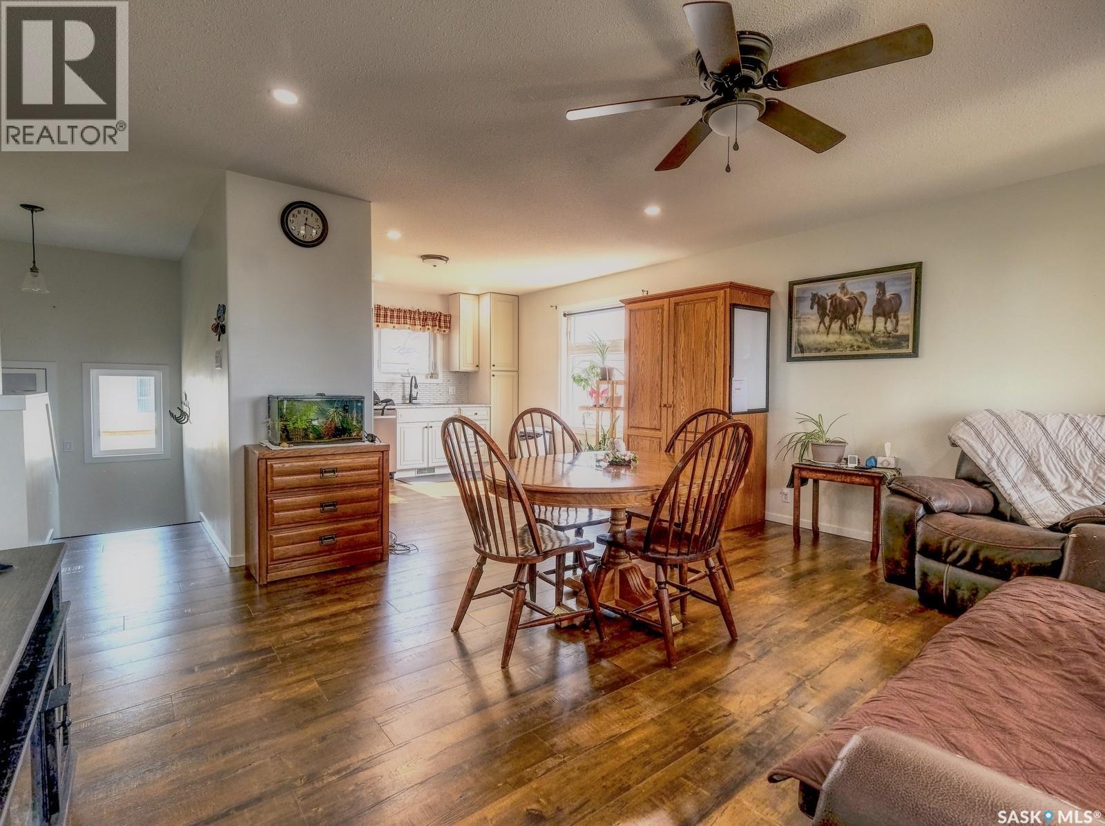 304 2nd Avenue E, Biggar, Saskatchewan  S0K 0M0 - Photo 8 - SK031854