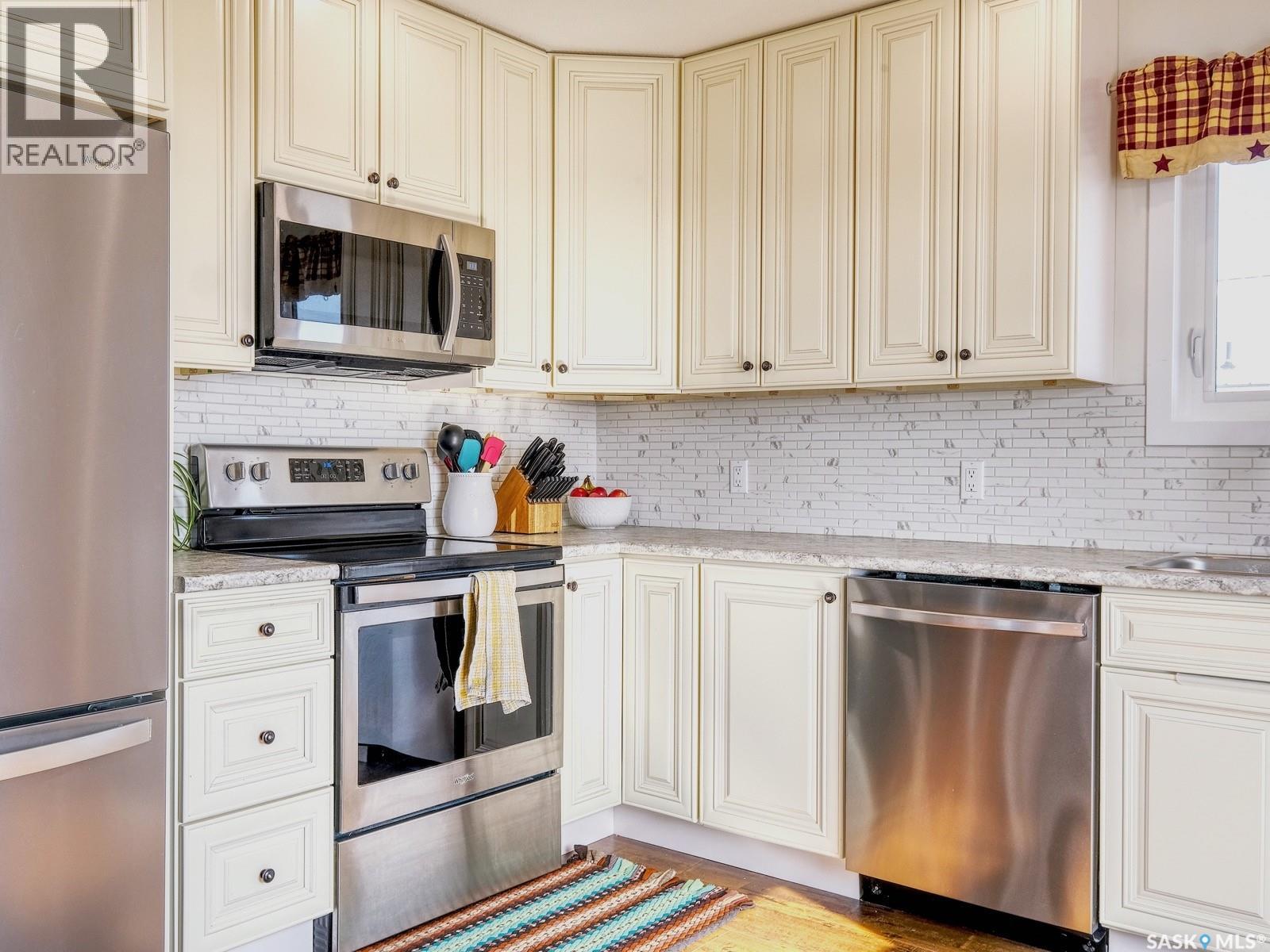 304 2nd Avenue E, Biggar, Saskatchewan  S0K 0M0 - Photo 12 - SK031854