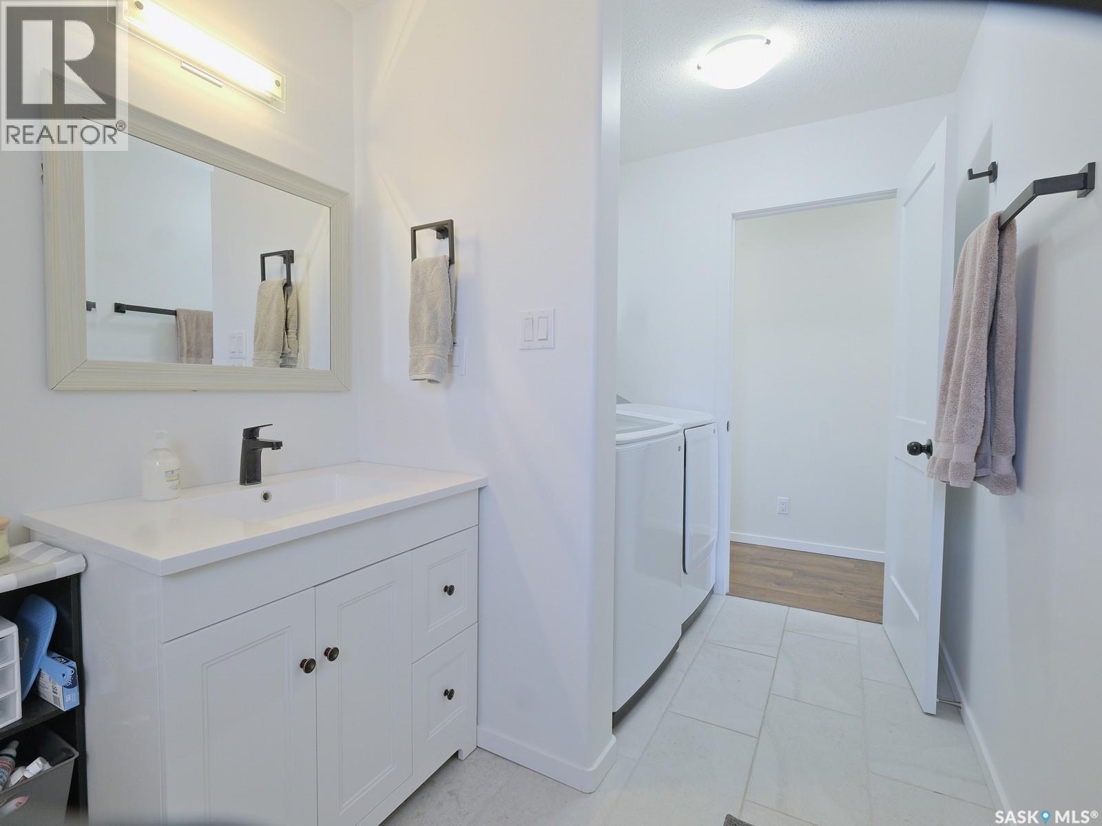 304 2nd Avenue E, Biggar, Saskatchewan  S0K 0M0 - Photo 19 - SK031854