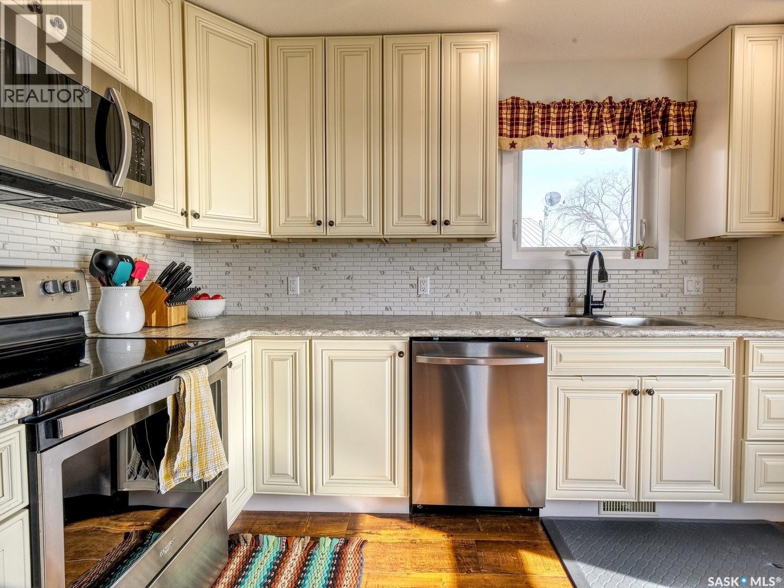 304 2nd Avenue E, Biggar, Saskatchewan  S0K 0M0 - Photo 13 - SK031854