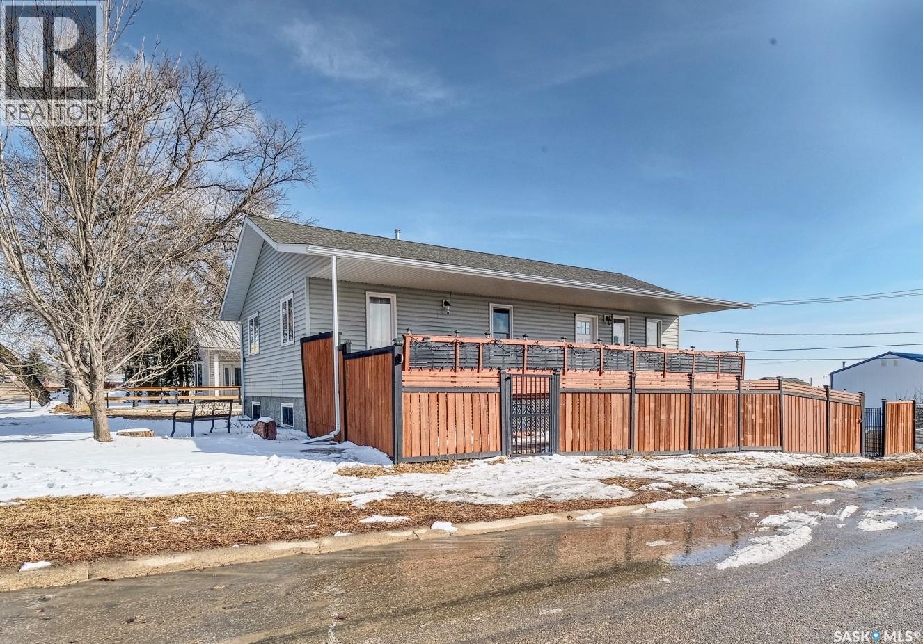 304 2nd Avenue E, Biggar, Saskatchewan  S0K 0M0 - Photo 40 - SK031854