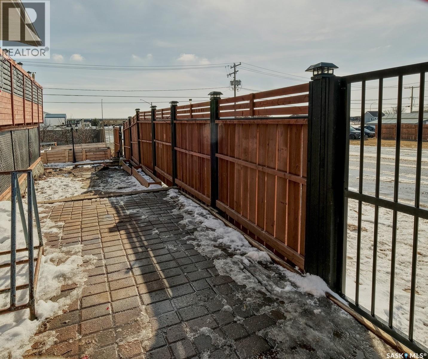 304 2nd Avenue E, Biggar, Saskatchewan  S0K 0M0 - Photo 41 - SK031854