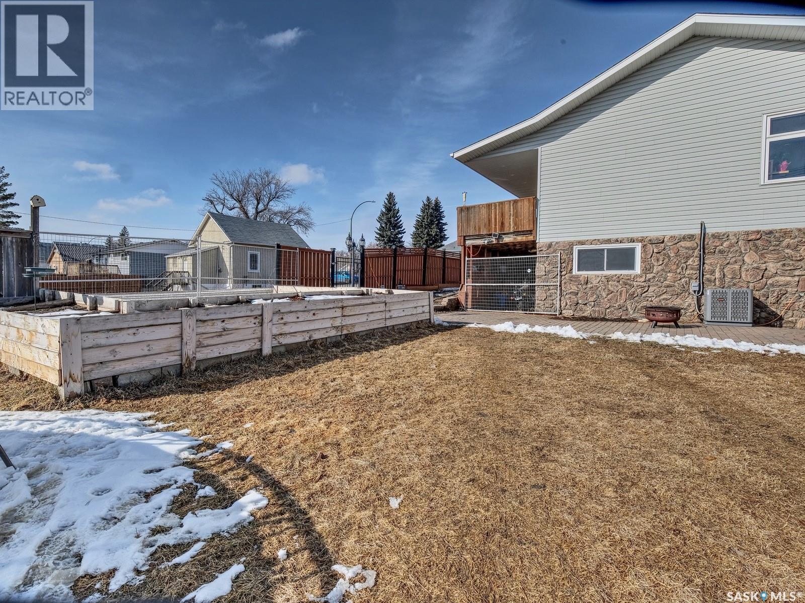 304 2nd Avenue E, Biggar, Saskatchewan  S0K 0M0 - Photo 42 - SK031854