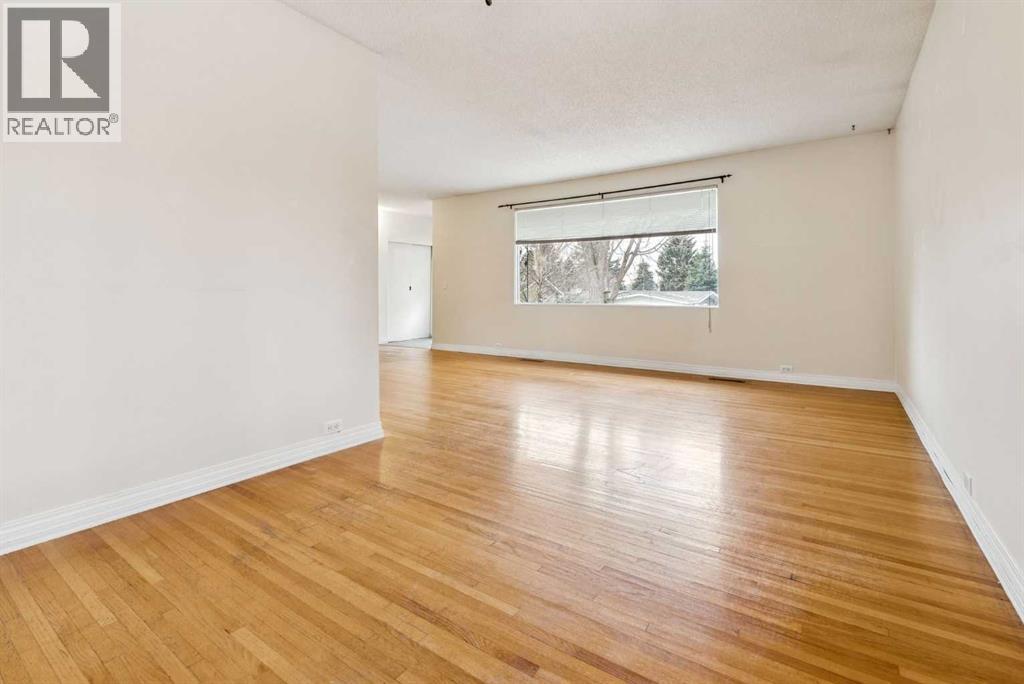 3248 Bearspaw Drive NW, Calgary, Alberta  T2L 1T3 - Photo 6 - A2269340