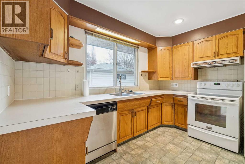 3248 Bearspaw Drive NW, Calgary, Alberta  T2L 1T3 - Photo 7 - A2269340