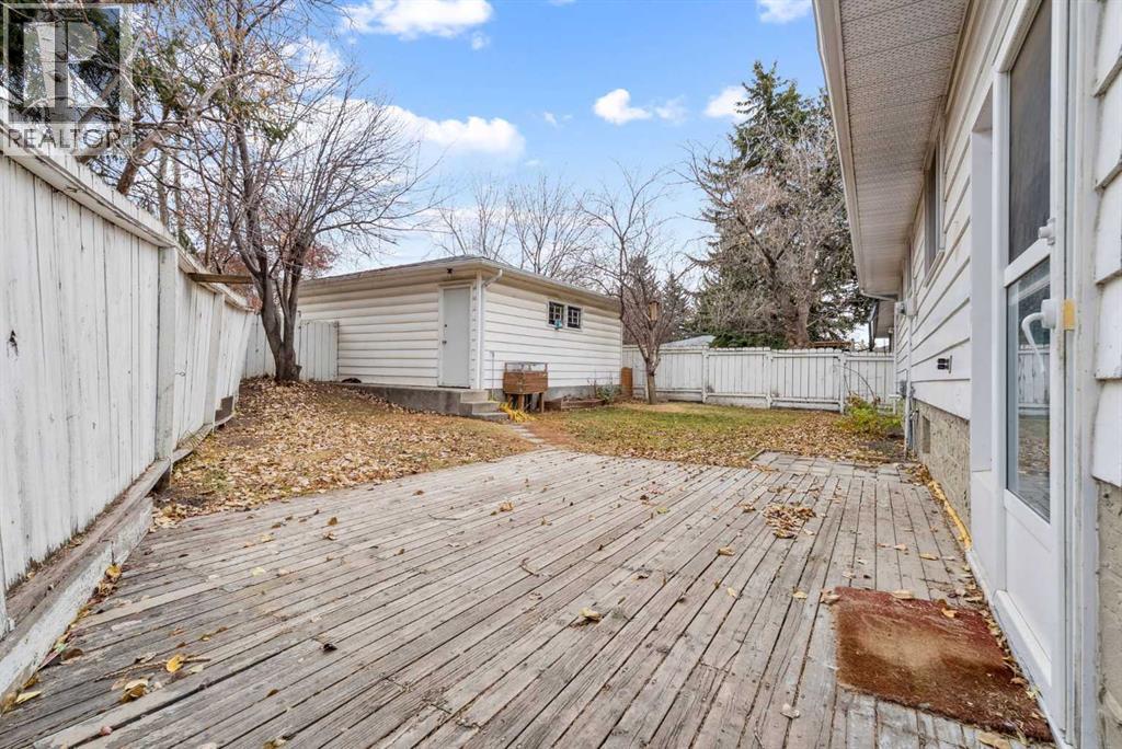 3248 Bearspaw Drive NW, Calgary, Alberta  T2L 1T3 - Photo 23 - A2269340