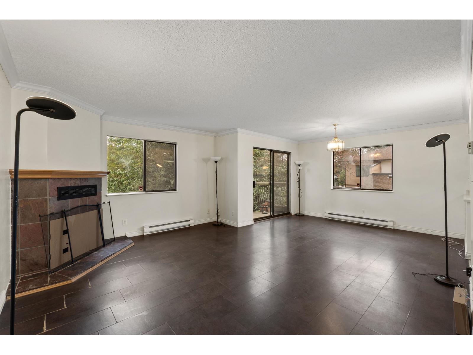 204 7165 133 Street, Surrey, British Columbia  V3W 7Z6 - Photo 3 - R3102140