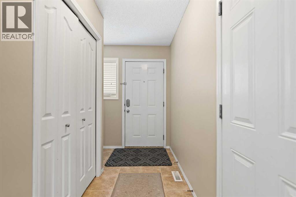 173 Bayside Point SW, Airdrie, Alberta  T4B 2Z2 - Photo 6 - A2297209