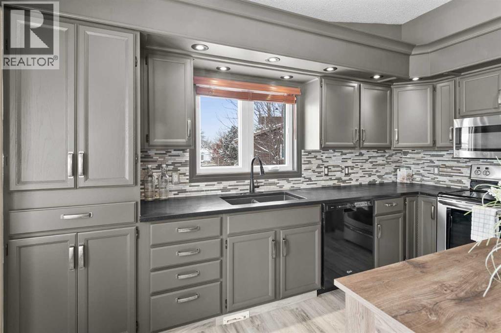 48 Rivergreen Crescent SE, Calgary, Alberta  T2C 3V5 - Photo 9 - A2298298