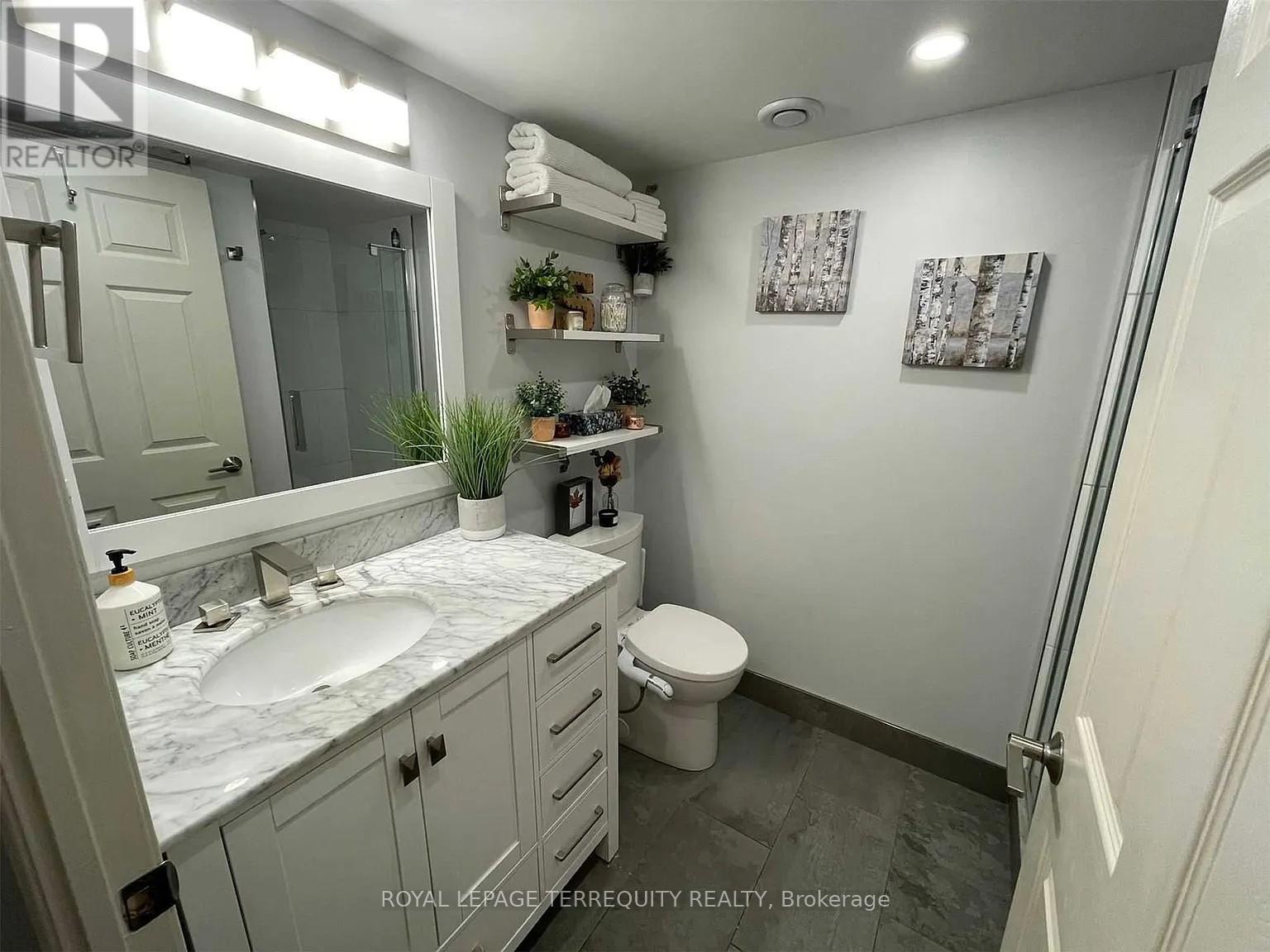 314 - 109 Front Street, Toronto, Ontario  M5A 4P7 - Photo 5 - C12957454