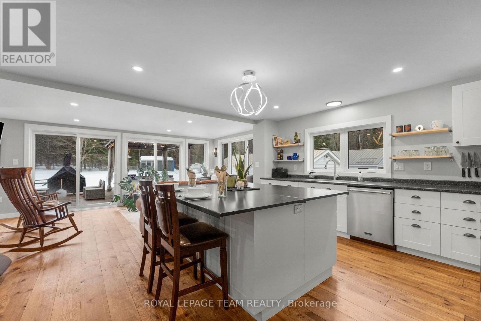 32779 Highway 17, Laurentian Hills, Ontario  K0J 1P0 - Photo 14 - X12957442