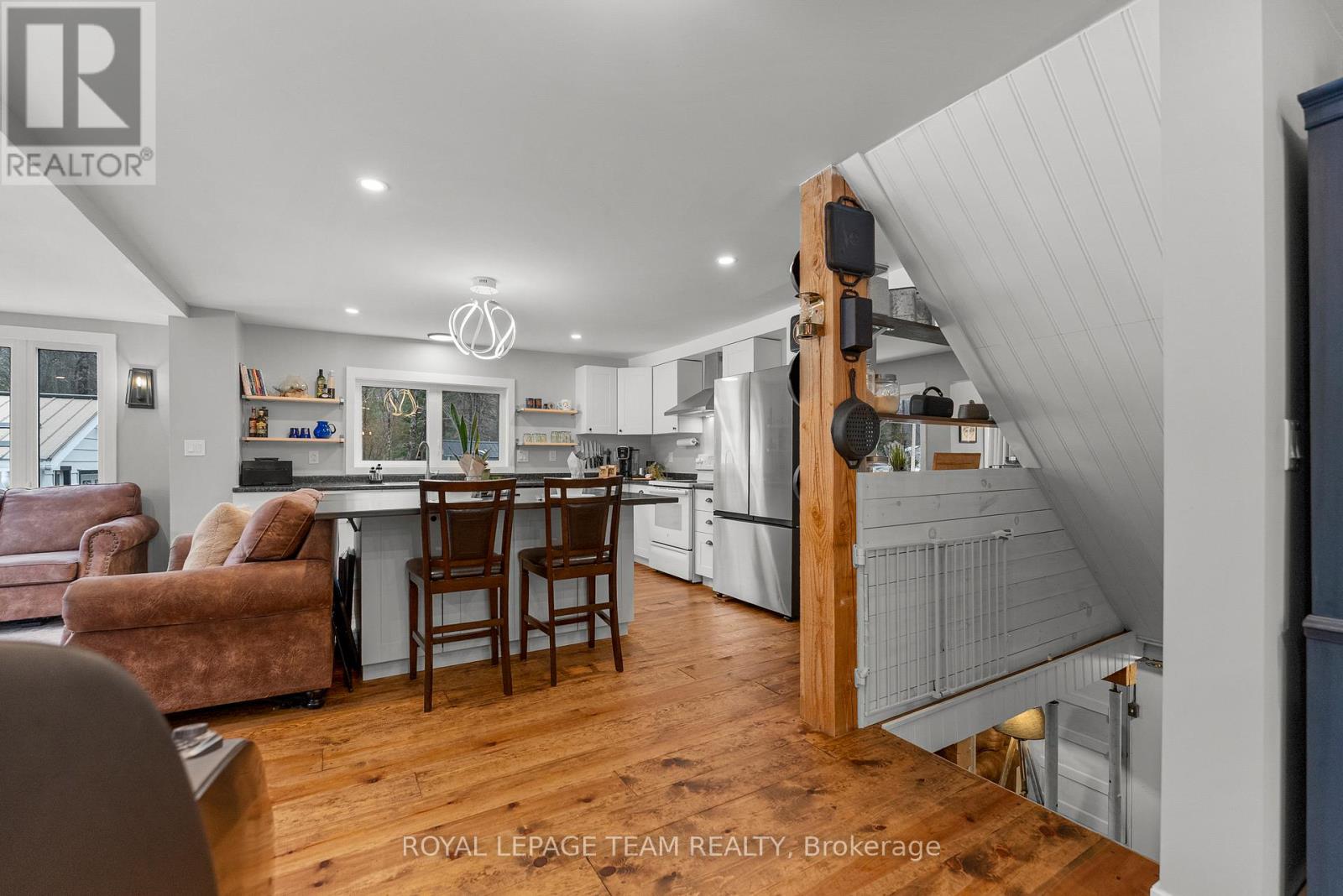 32779 Highway 17, Laurentian Hills, Ontario  K0J 1P0 - Photo 17 - X12957442