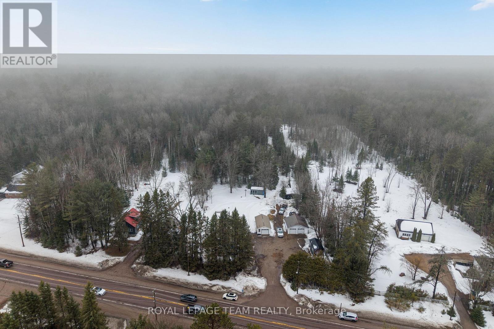 32779 Highway 17, Laurentian Hills, Ontario  K0J 1P0 - Photo 3 - X12957442