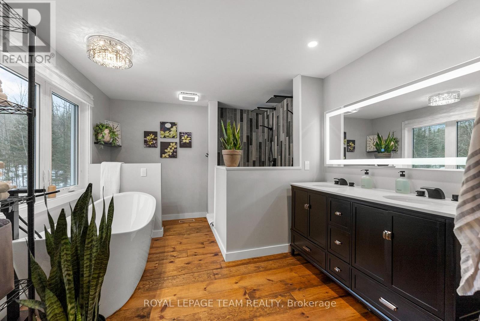 32779 Highway 17, Laurentian Hills, Ontario  K0J 1P0 - Photo 31 - X12957442