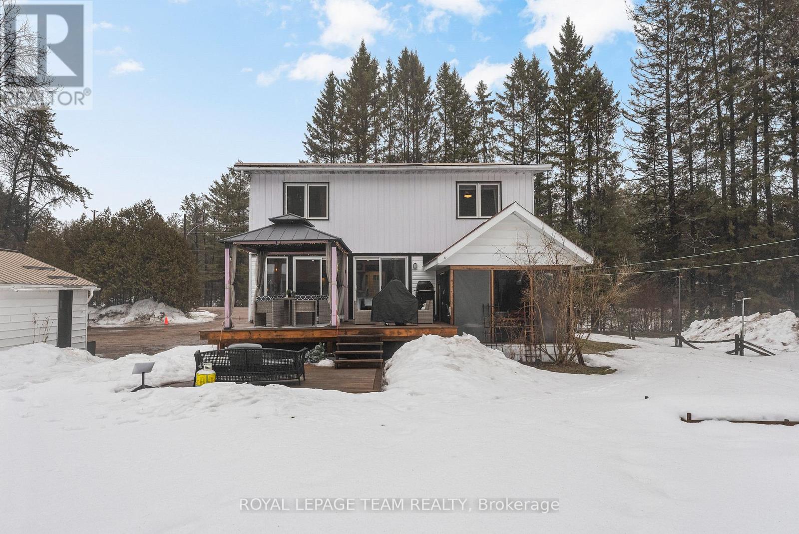 32779 Highway 17, Laurentian Hills, Ontario  K0J 1P0 - Photo 36 - X12957442