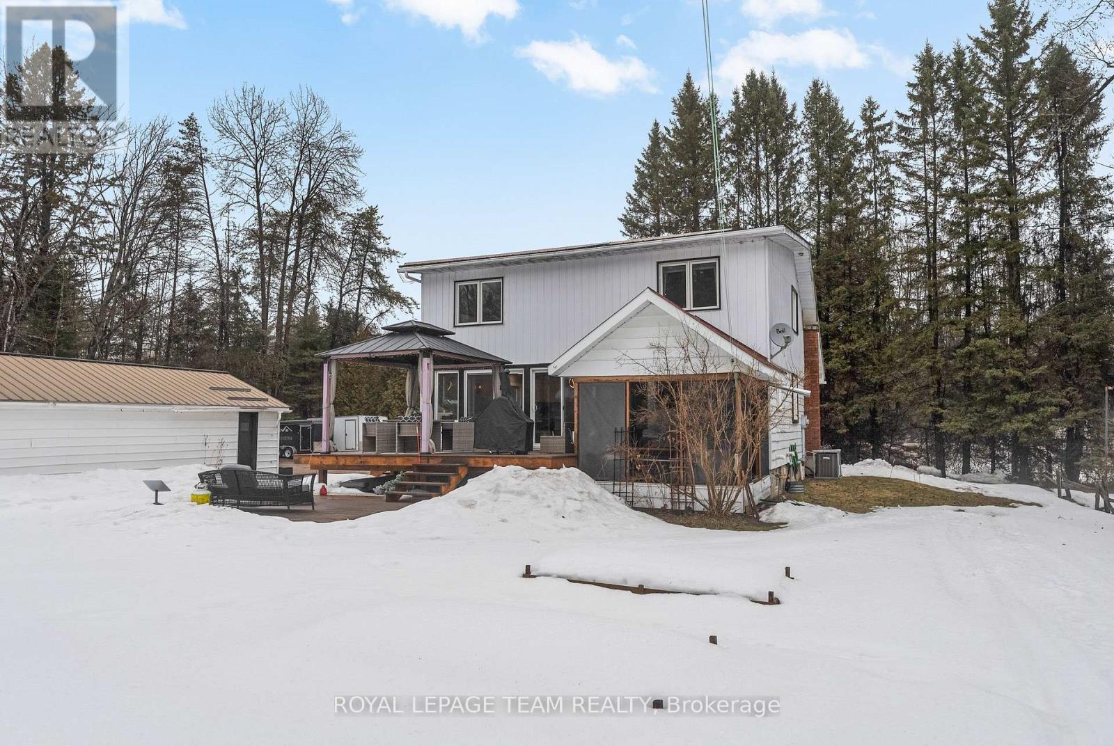 32779 Highway 17, Laurentian Hills, Ontario  K0J 1P0 - Photo 37 - X12957442