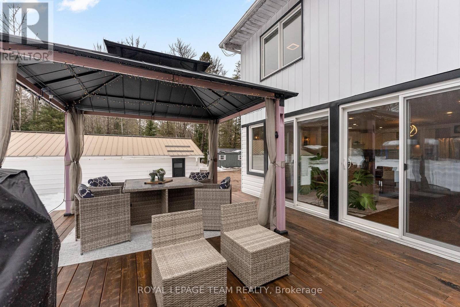 32779 Highway 17, Laurentian Hills, Ontario  K0J 1P0 - Photo 38 - X12957442