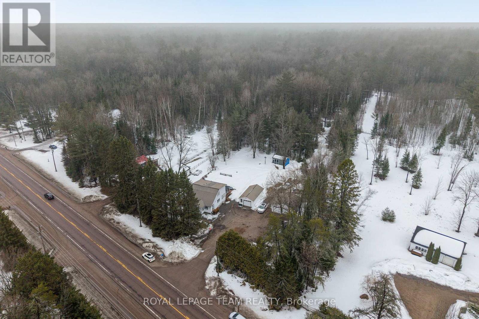 32779 Highway 17, Laurentian Hills, Ontario  K0J 1P0 - Photo 4 - X12957442
