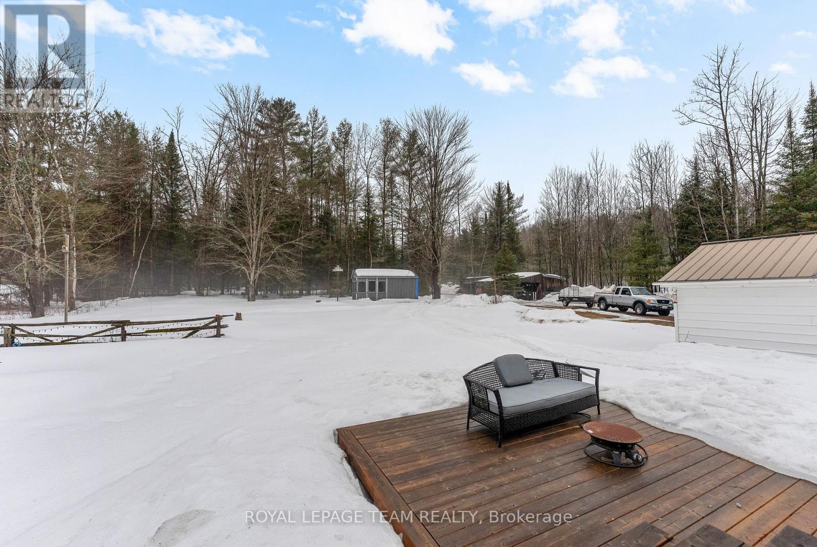 32779 Highway 17, Laurentian Hills, Ontario  K0J 1P0 - Photo 40 - X12957442
