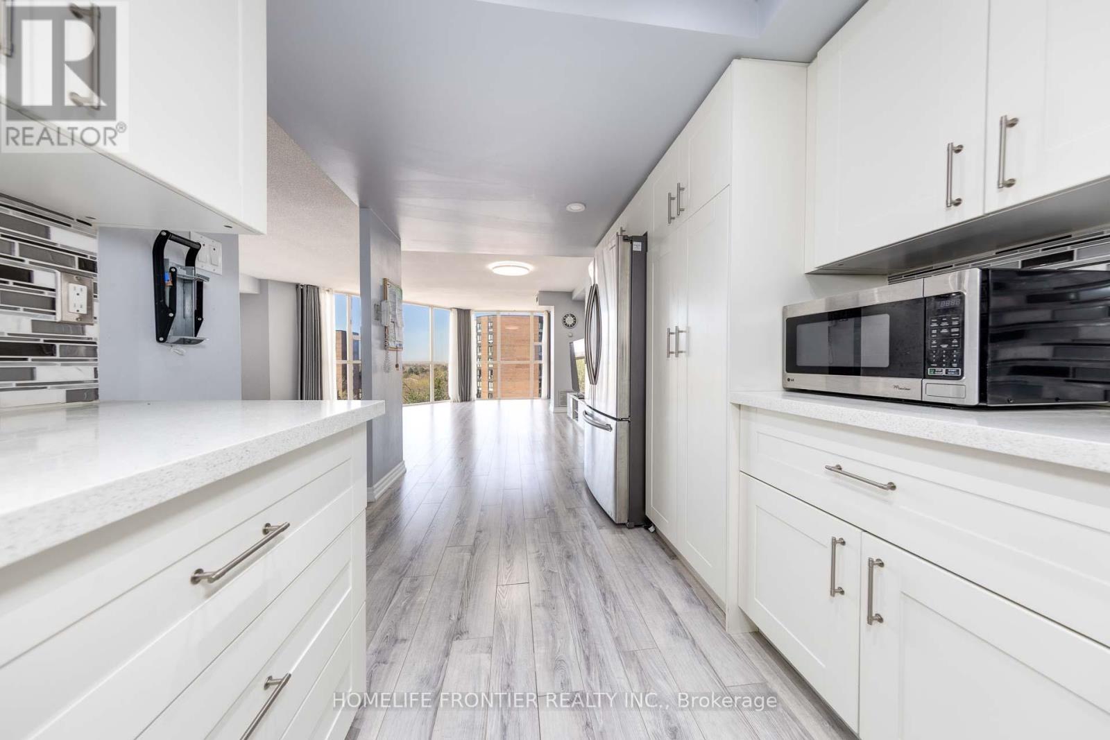 704 - 20 Baif Boulevard, Richmond Hill, Ontario  L4C 8T1 - Photo 8 - N12957452