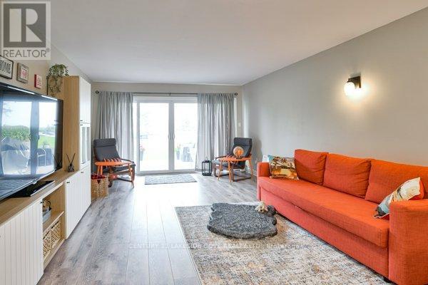 Unit 14 - 1 Paradise Boulevard, Ramara, Ontario  L0K 1B0 - Photo 3 - S12957462