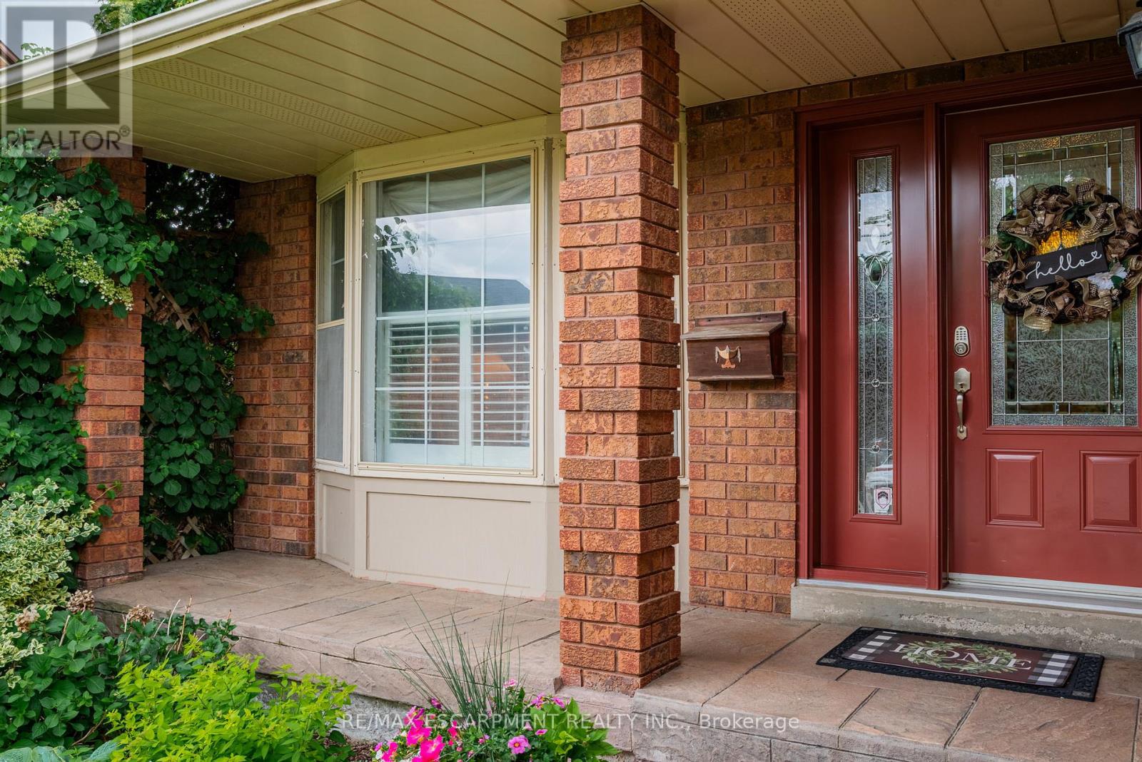 2054 Teeside Court, Mississauga, Ontario  L5M 3E5 - Photo 4 - W12957436