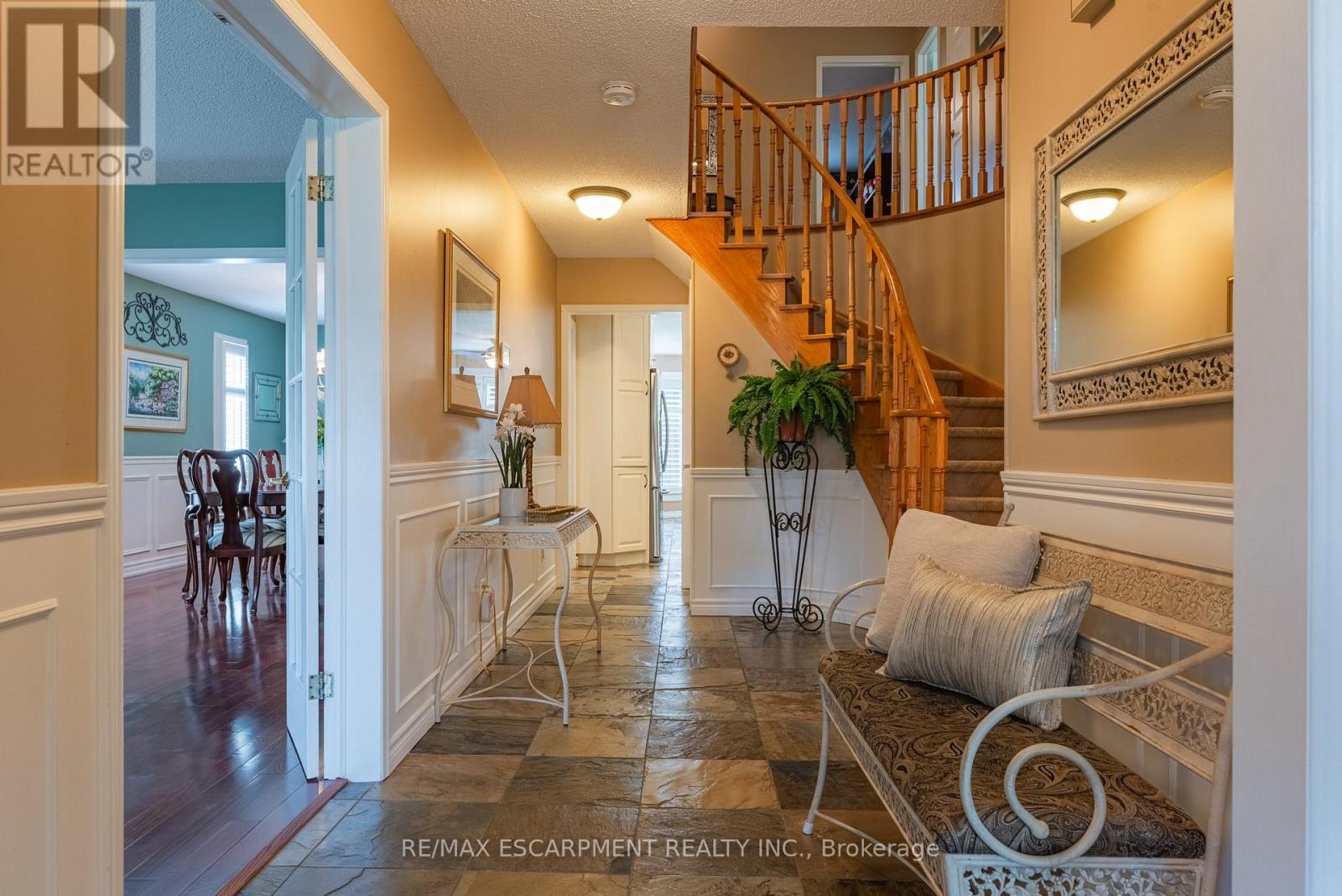 2054 Teeside Court, Mississauga, Ontario  L5M 3E5 - Photo 7 - W12957436