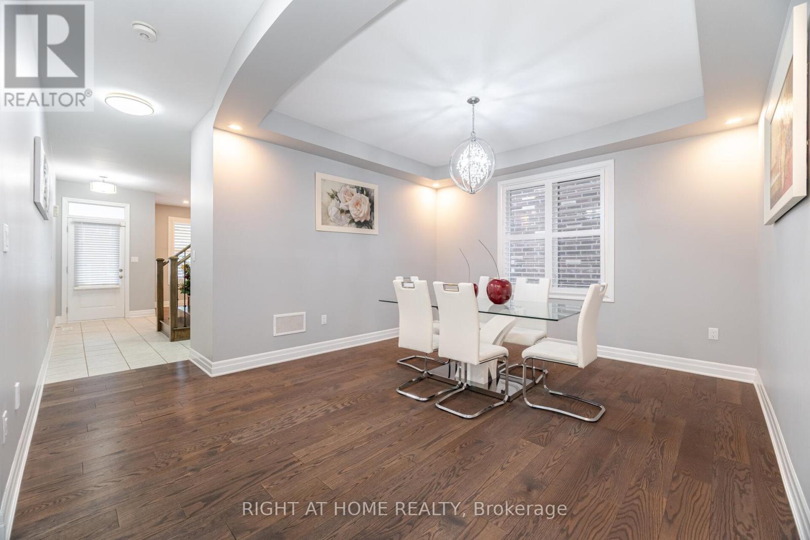 1190 Mceachern Court, Milton, Ontario  L9E 1E5 - Photo 10 - W12957450