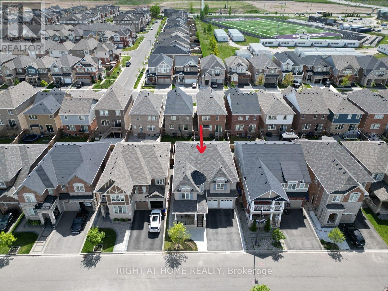 1190 Mceachern Court, Milton, Ontario  L9E 1E5 - Photo 2 - W12957450