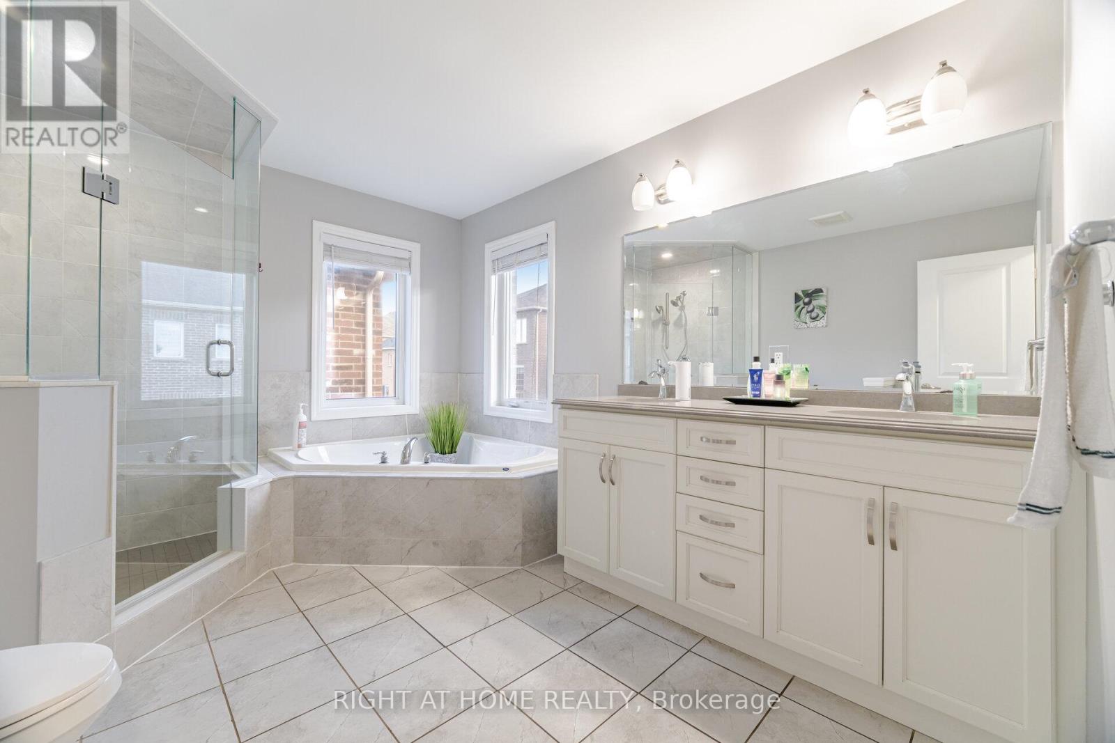 1190 Mceachern Court, Milton, Ontario  L9E 1E5 - Photo 31 - W12957450