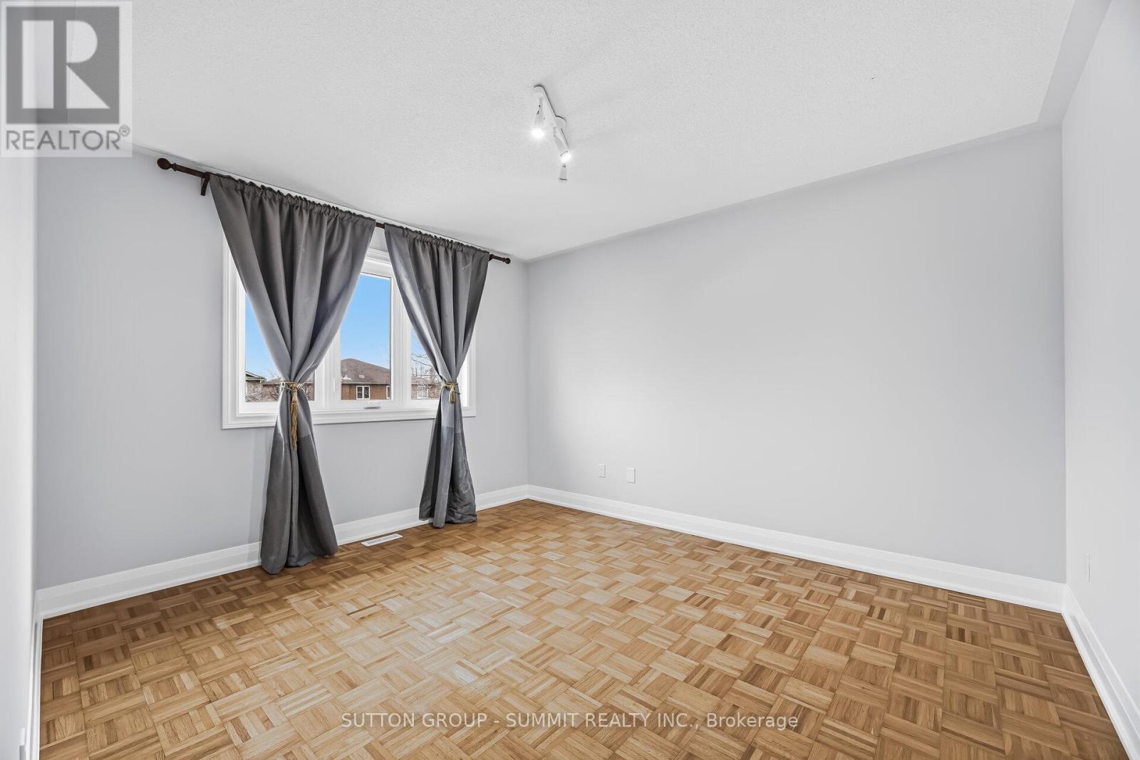 139 Genesee Drive, Oakville, Ontario  L6H 5Z3 - Photo 19 - W12957460