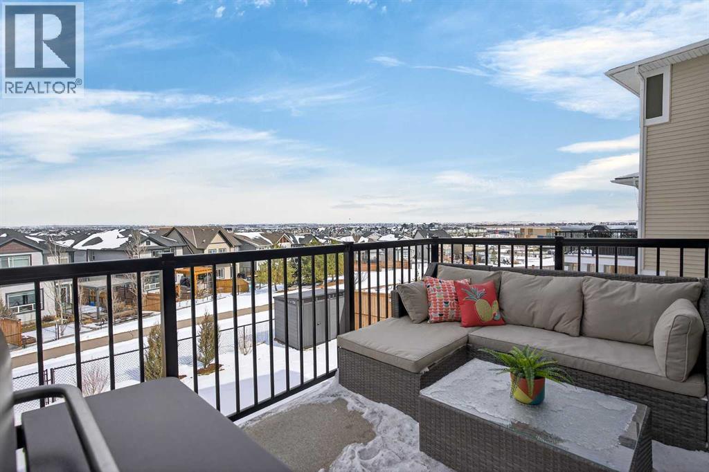 299 Hillcrest Heights Sw, Airdrie, Alberta  T4B 3Z2 - Photo 5 - A2297970