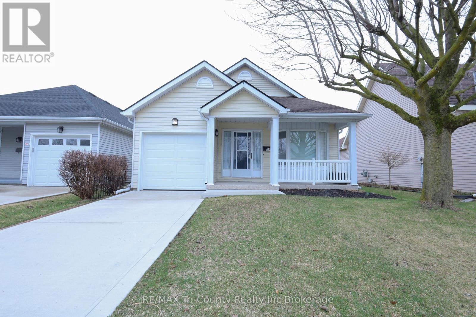 33 Wilkins Crescent, Tillsonburg, Ontario  N4G 5M6 - Photo 2 - X12952572