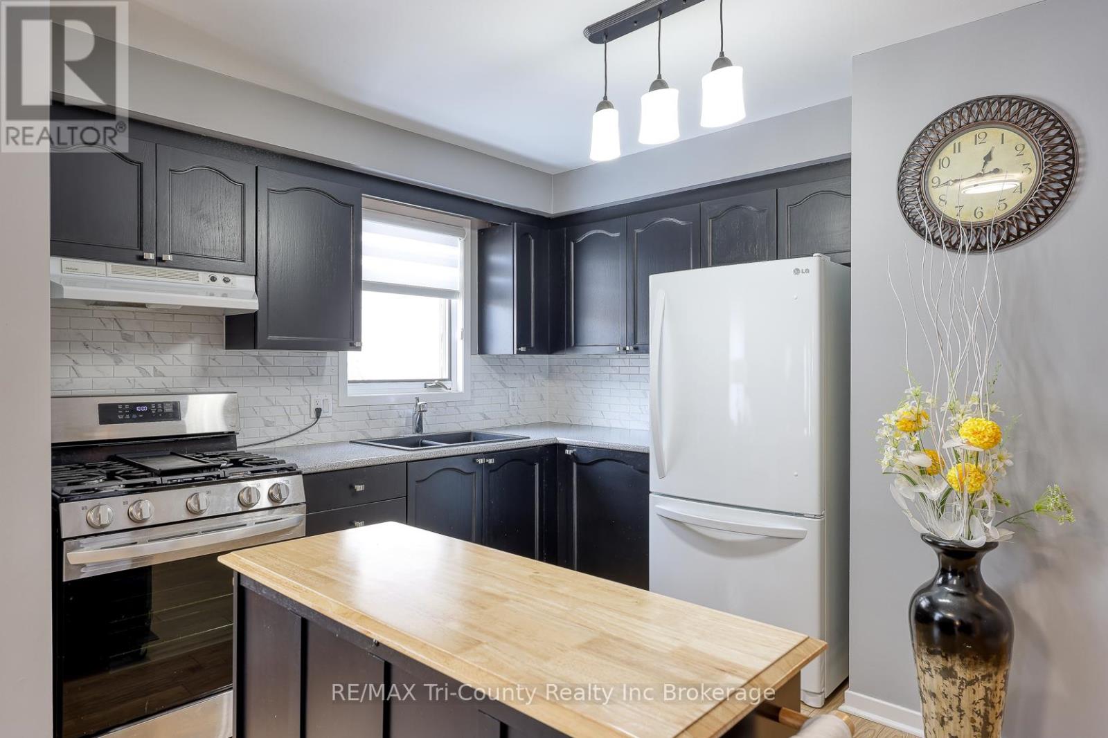 33 Wilkins Crescent, Tillsonburg, Ontario  N4G 5M6 - Photo 6 - X12952572