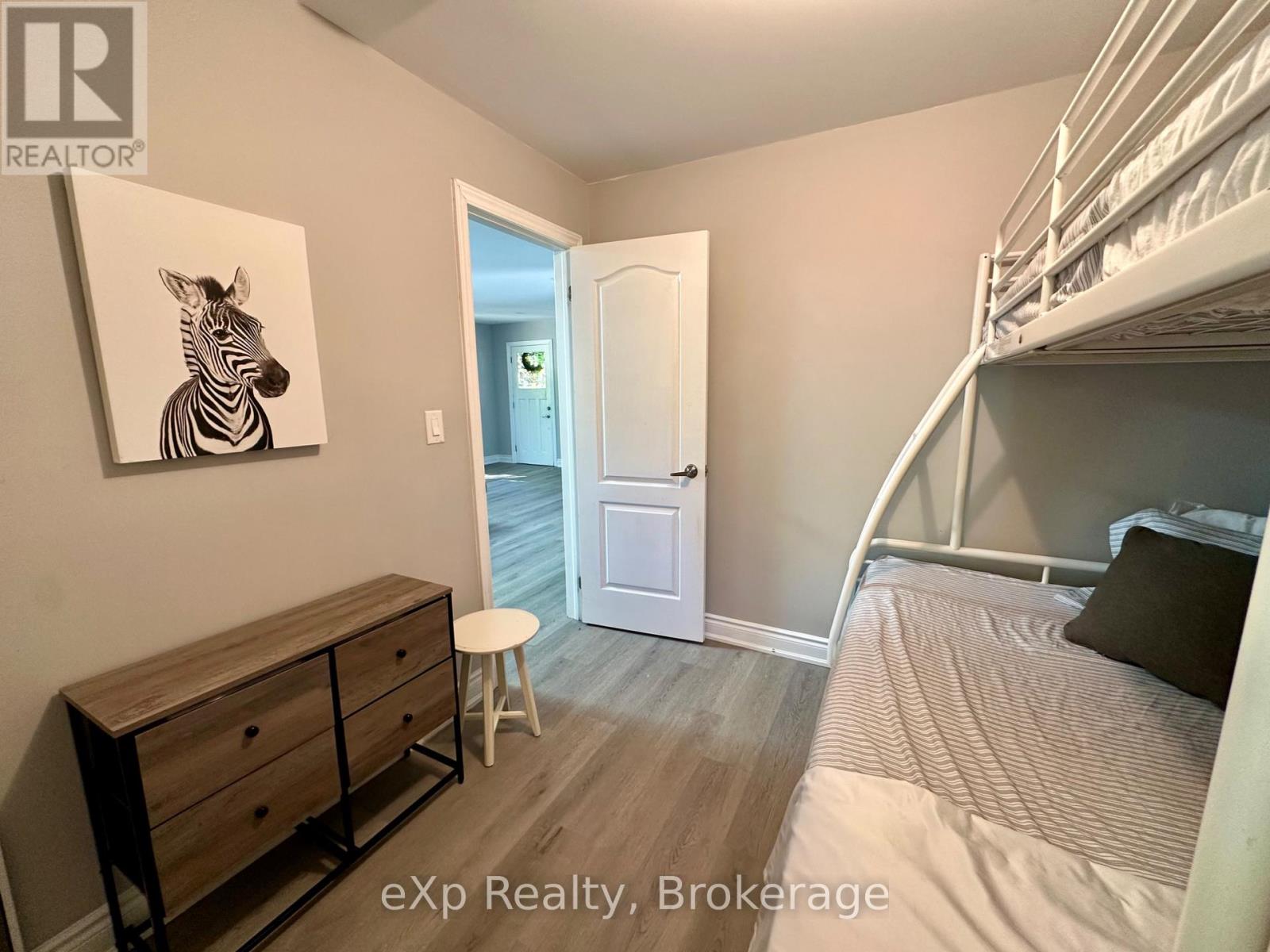 61 Robert Road W, Huntsville, Ontario P1H 1L4 - Photo 15 - X12936846