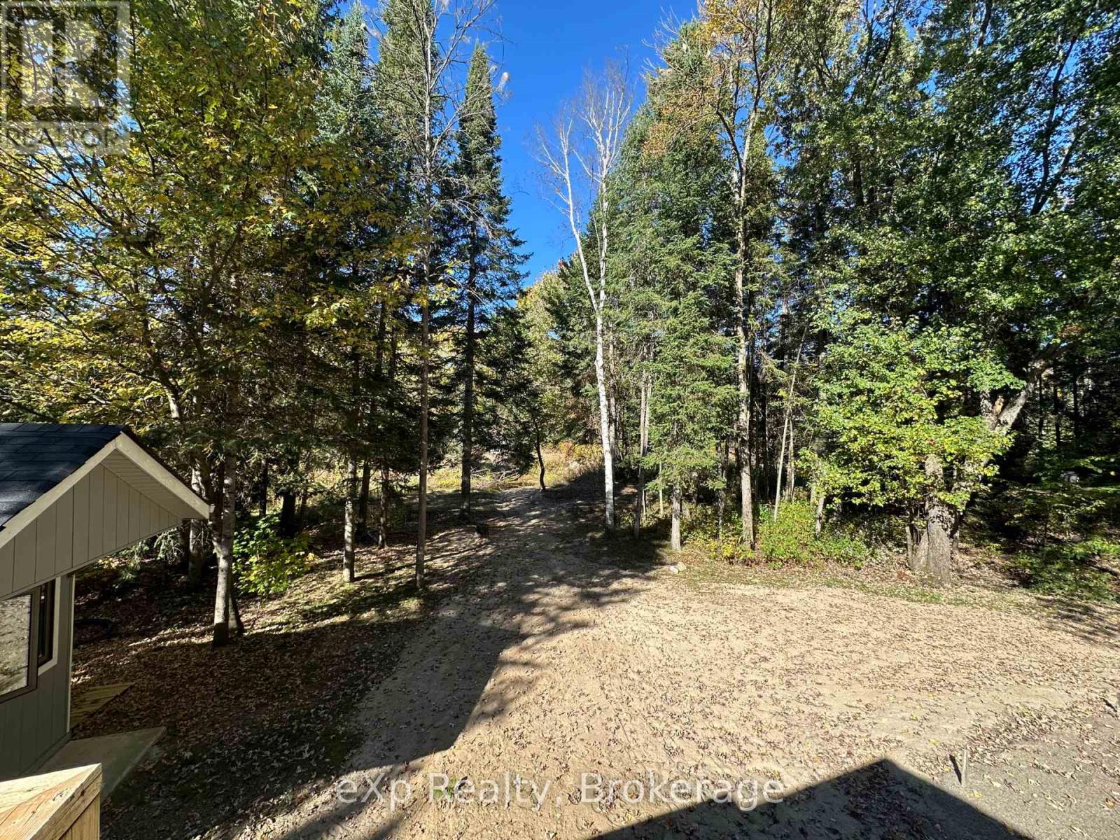 61 Robert Road W, Huntsville, Ontario P1H 1L4 - Photo 20 - X12936846