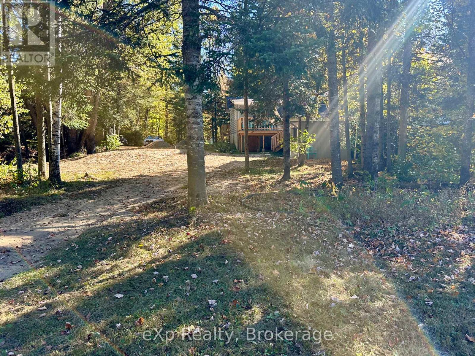 61 Robert Road W, Huntsville, Ontario P1H 1L4 - Photo 26 - X12936846