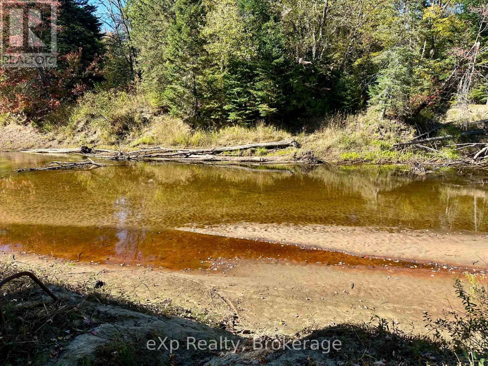 61 Robert Road W, Huntsville, Ontario P1H 1L4 - Photo 24 - X12936846