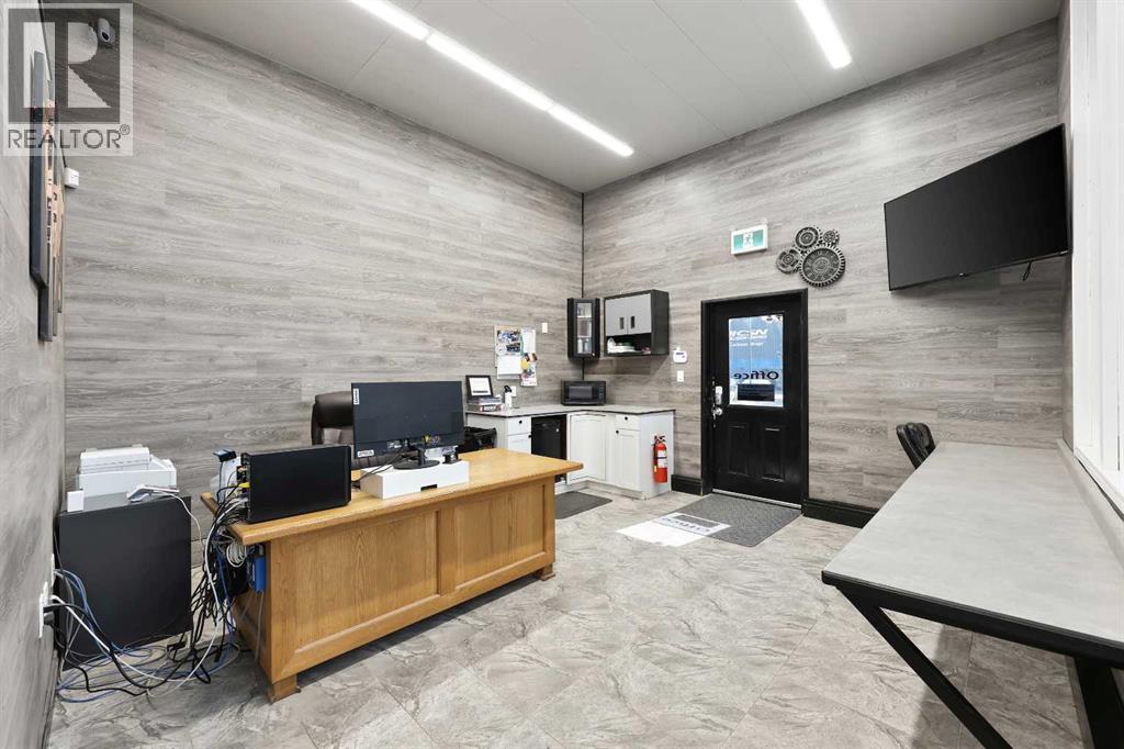 26 Griffin Industrial Point, Cochrane, Alberta  T4C 0A2 - Photo 20 - A2254001