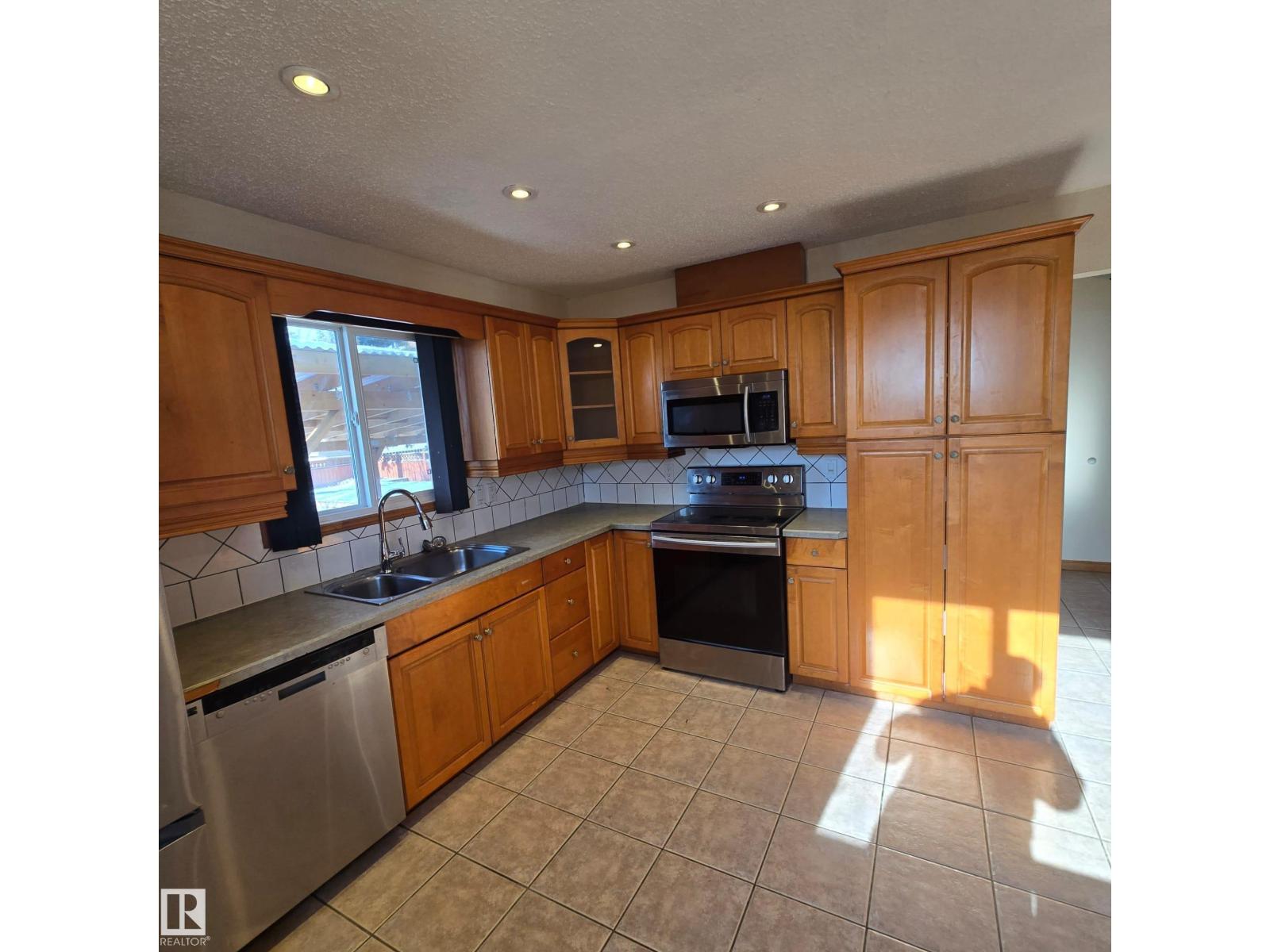 3105 130a Av Nw, Edmonton, Alberta  T5A 3B6 - Photo 4 - E4476142