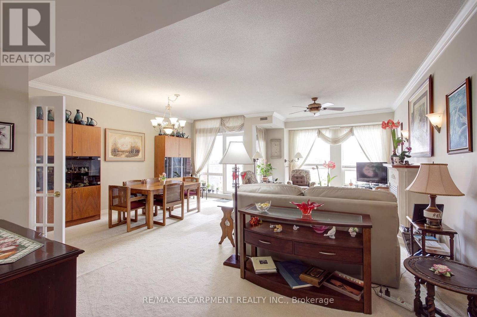 705 - 50 Old Mill Road, Oakville, Ontario  L6J 7W1 - Photo 10 - W12903908