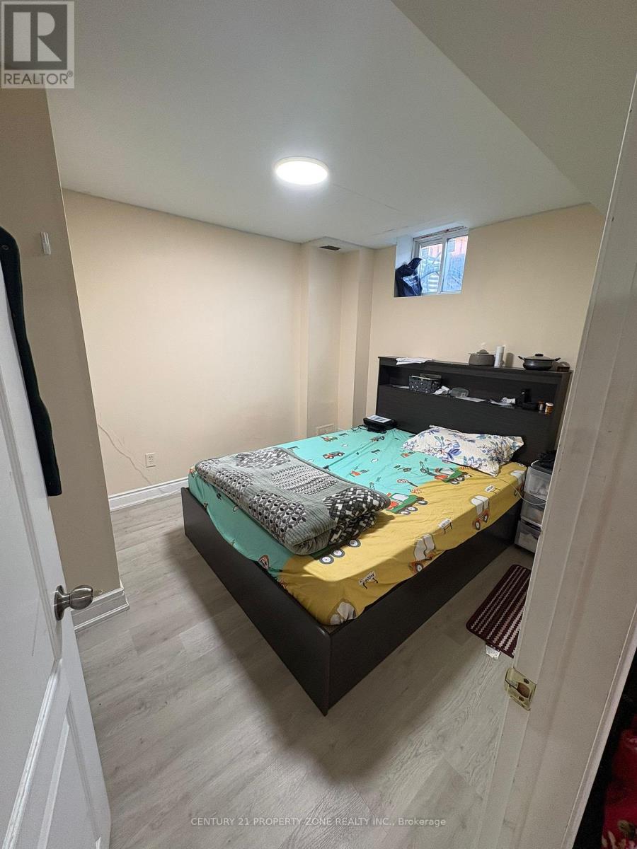 84 Tideland Drive, Brampton, Ontario  L7A 2W1 - Photo 33 - W12954274