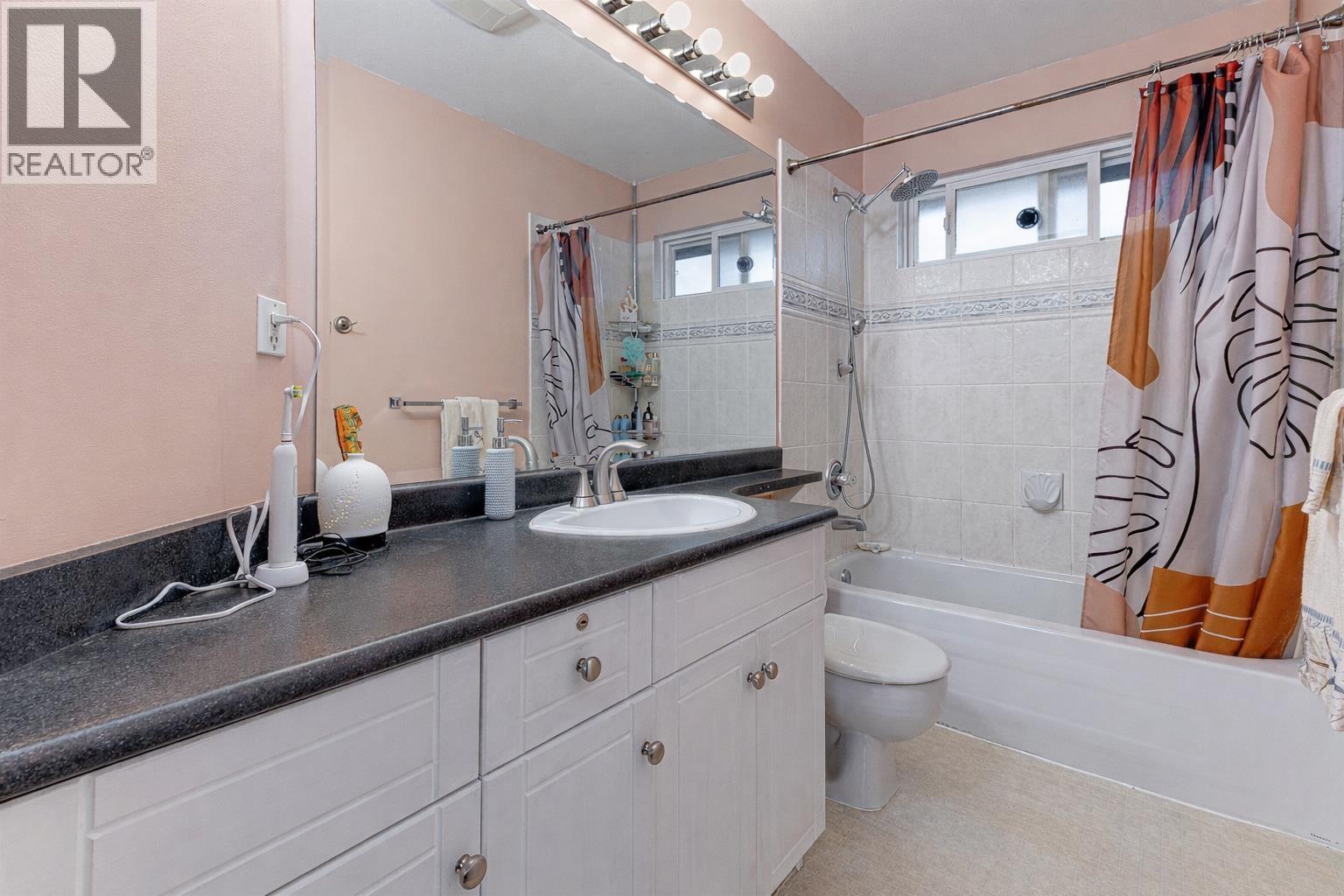 1077 Riverside Drive, Port Coquitlam, British Columbia  V3B 8A7 - Photo 23 - R3106264