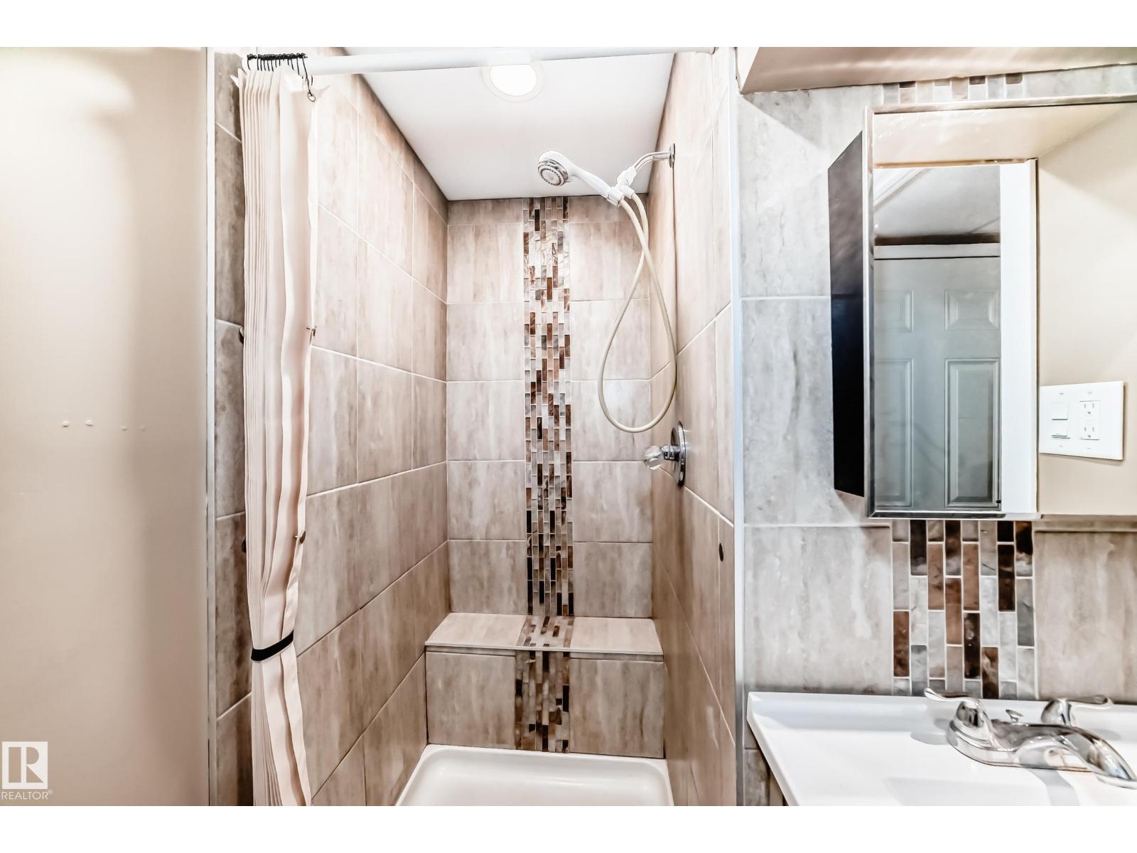 9813 152 St Nw, Edmonton, Alberta  T5P 1X2 - Photo 61 - E4480532