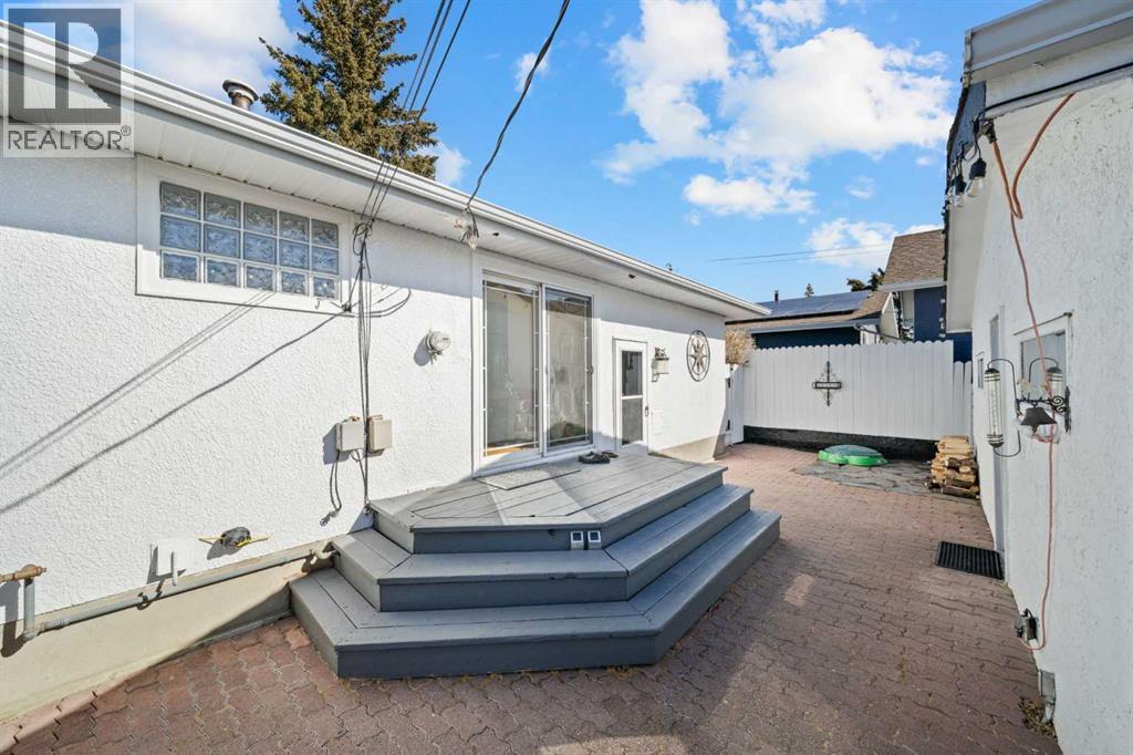 379 Westwood Drive SW, Calgary, Alberta  T3C 2W5 - Photo 38 - A2291270