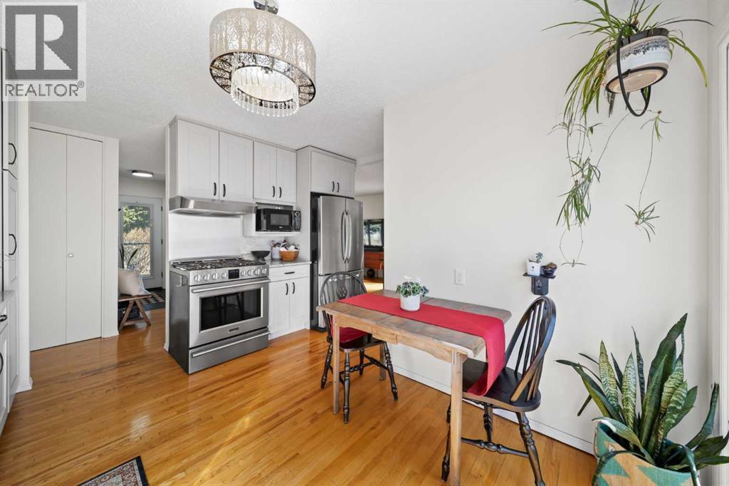 379 Westwood Drive SW, Calgary, Alberta  T3C 2W5 - Photo 13 - A2291270