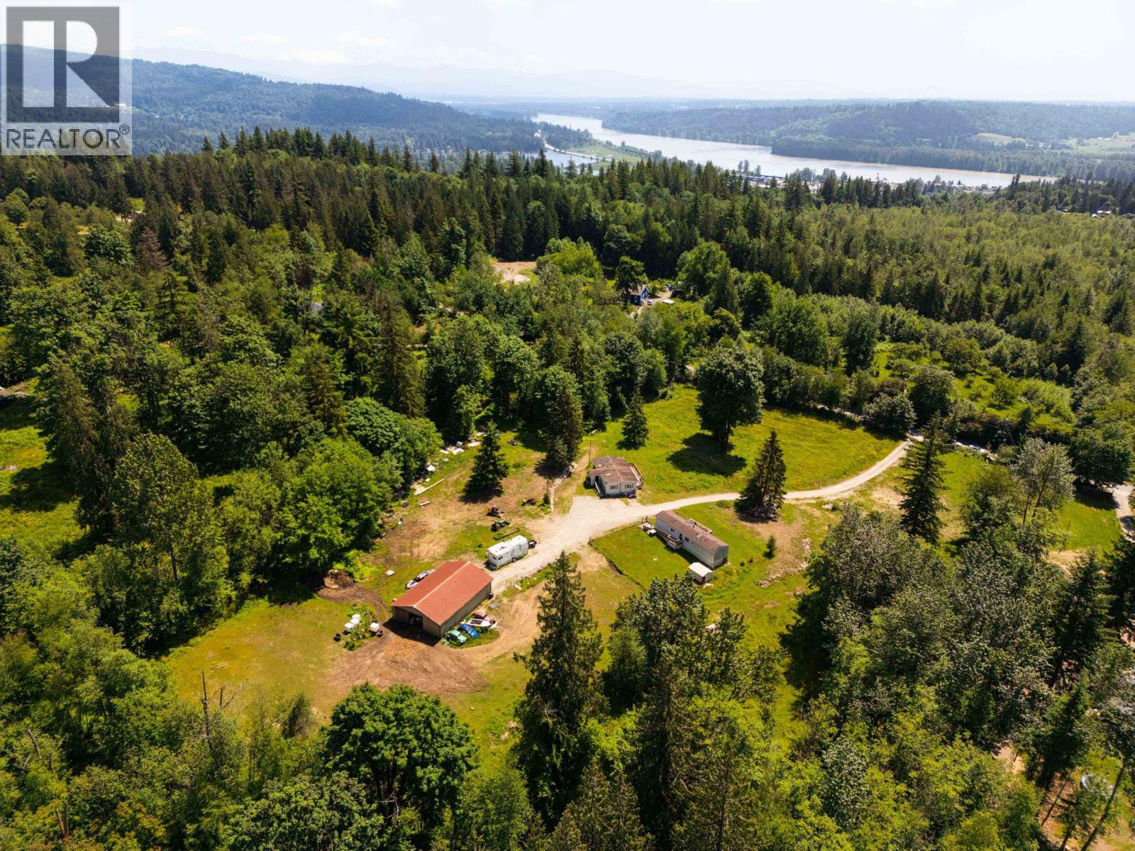 28555 104 Avenue, Maple Ridge, British Columbia V2W 1L5 - Photo 4 - R3106947