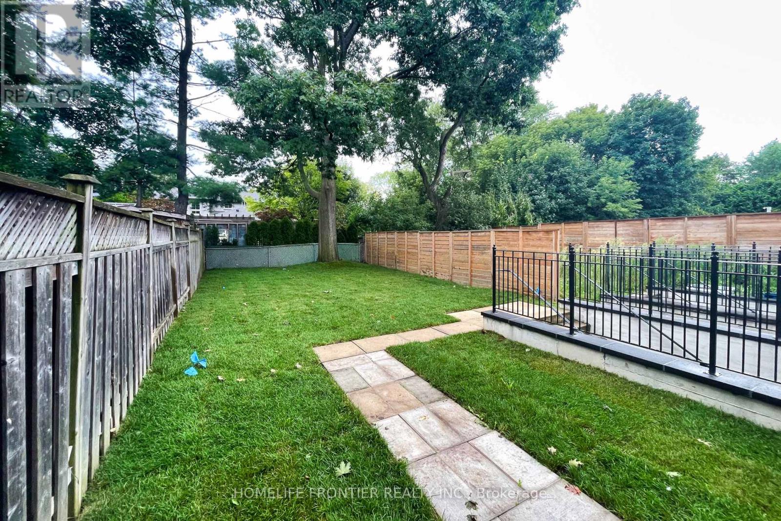 82 Cameron Avenue, Toronto, Ontario  M2N 1E2 - Photo 23 - C12957478