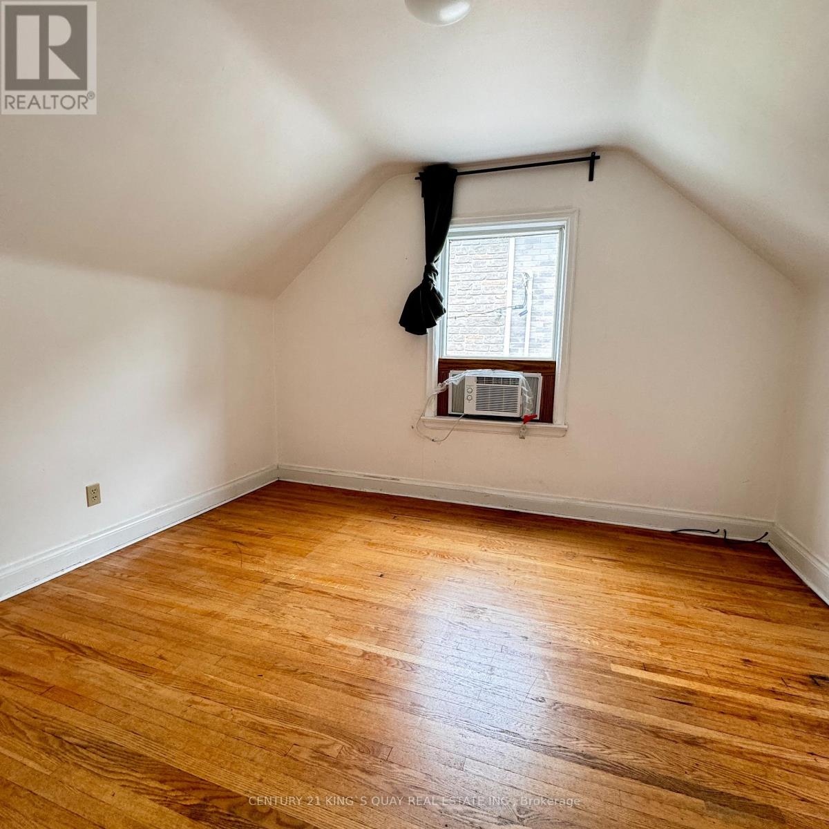 147 Pemberton Avenue, Toronto, Ontario  M2M 1Y6 - Photo 8 - C12957500